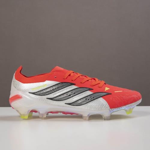 جزمة كرة قدم Adidas