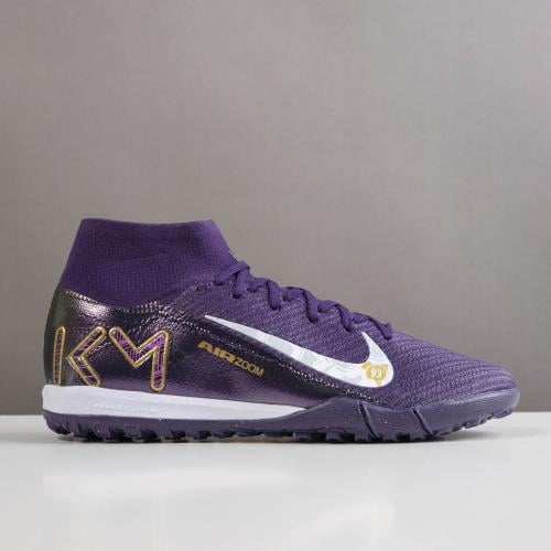 جزمة كرة قدم Nike