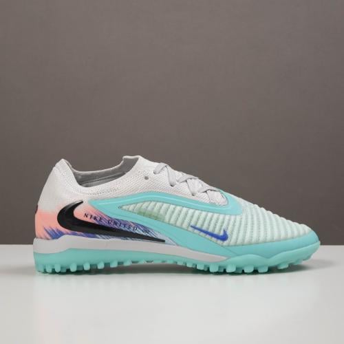 جزمة كرة قدم Nike