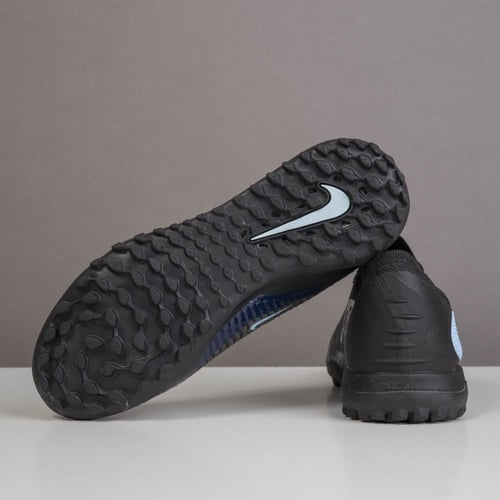 جزمة كرة قدم Nike