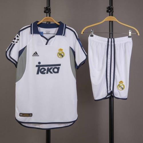 طقم ريال مدريد كلاسيك