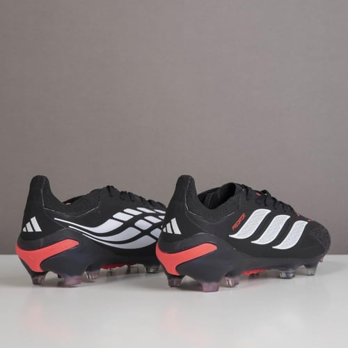 جزمة كرة قدم adidas