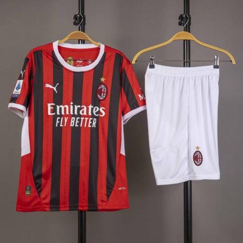 طقم ميلان الاساسي 2024/2025