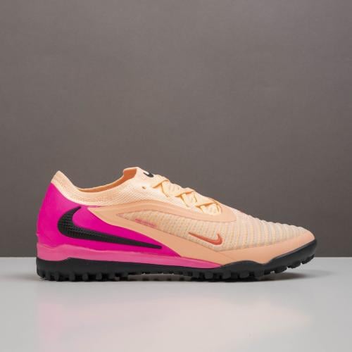 جزمة كرة قدم Nike
