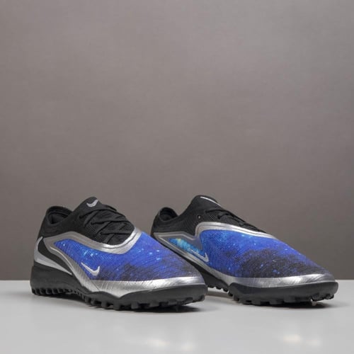 جزمة كرة قدم Nike