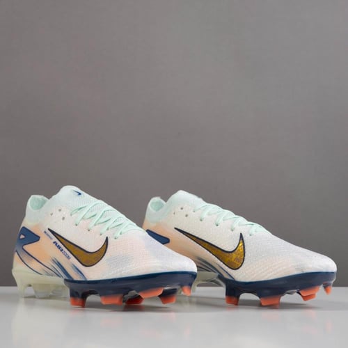 جزمة كرة قدم Nike