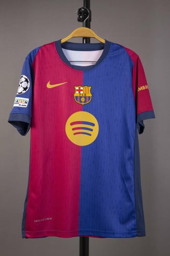 طقم برشلونة الاساسي 2024/2025