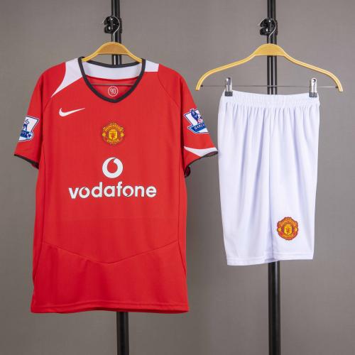 طقم مانشستر يونايتد 2005