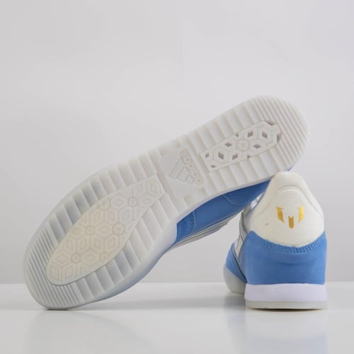 جزمة كرة قدم Adidas