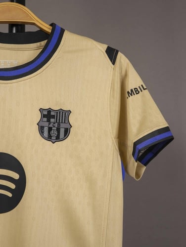 طقم برشلونة الاحتياطي 2025/2026