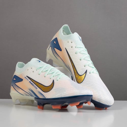 جزمة كرة قدم Nike