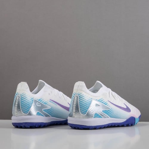 جزمة كرة قدم Nike