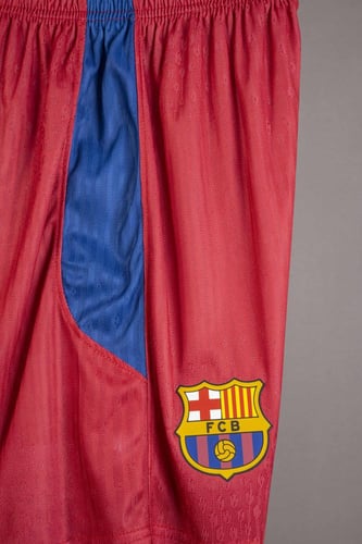 طقم برشلونة الاساسي 2011