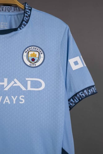 طقم مانشيستر سيتي الاساسي 2024/2025