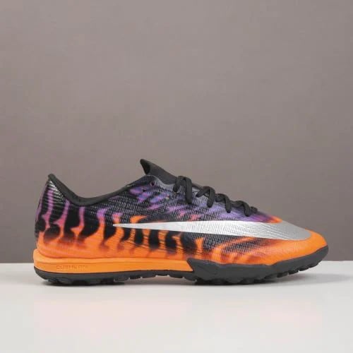 جزمة كرة قدم Nike