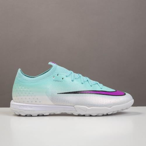 جزمة كرة قدم Nike