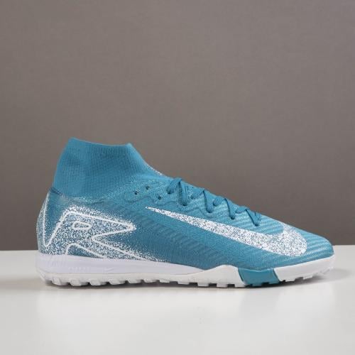 جزمة كرة قدم Nike