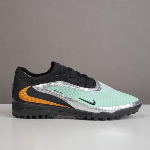 جزمة كرة قدم Nike