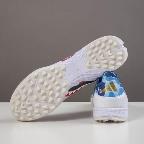 جزمة كرة قدم Adidas