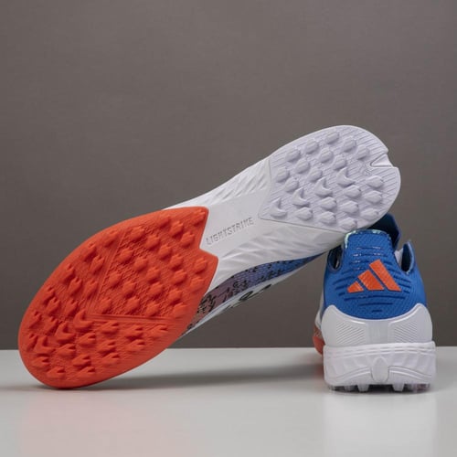 جزمة كرة قدم Adidas