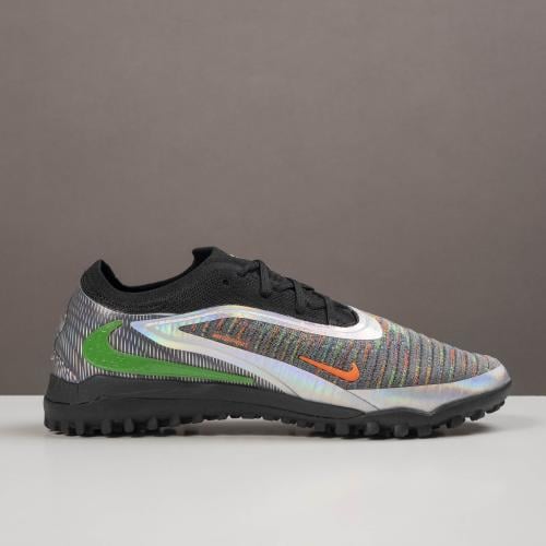 جزمة كرة قدم Nike