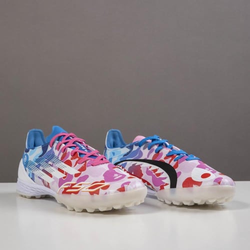 جزمة كرة قدم Adidas