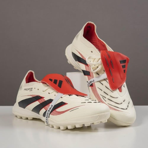 جزمة كرة قدم Adidas