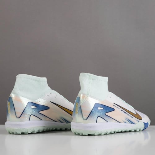 جزمة كرة قدم Nike