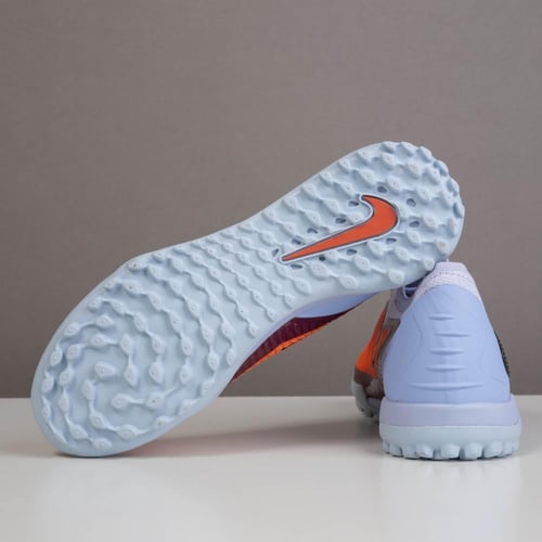 جزمة كرة قدم Nike