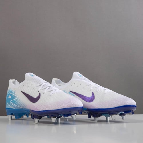 جزمة كرة قدم Nike