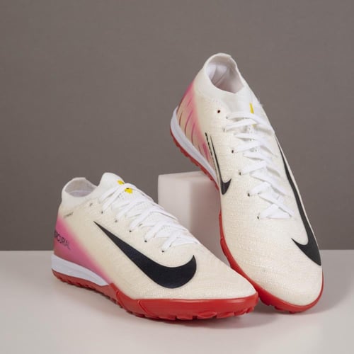 جزمة كرة قدم Nike