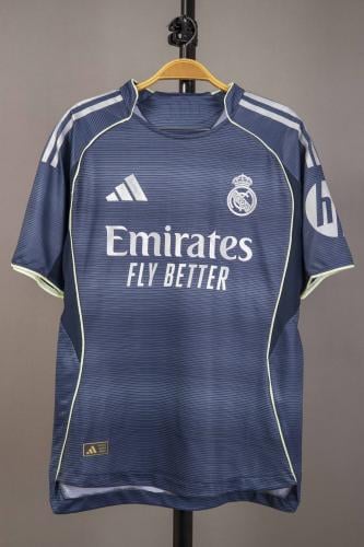 قميص ريال مدريد الاحتياطي 2026/2025