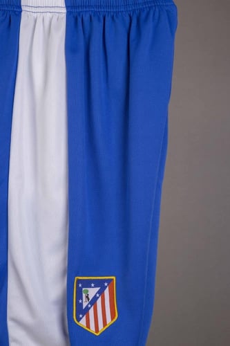 طقم اتليتكو مدريد الاساسي 2025/2026