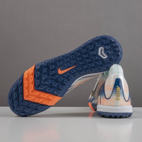 جزمة كرة قدم Nike