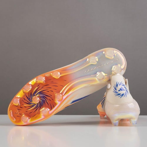 جزمة كرة قدم Adidas