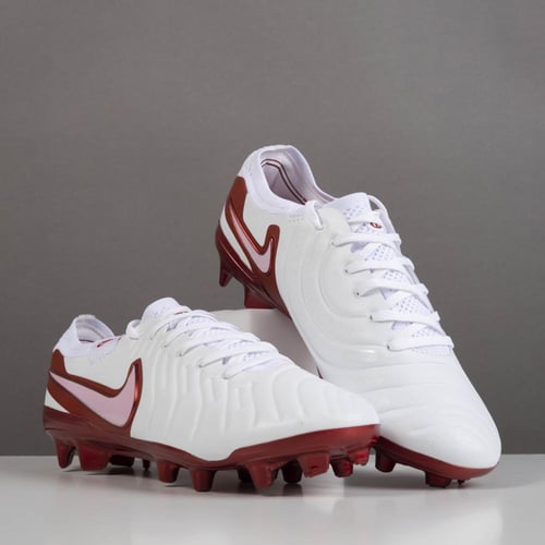 جزمة كرة قدم Nike