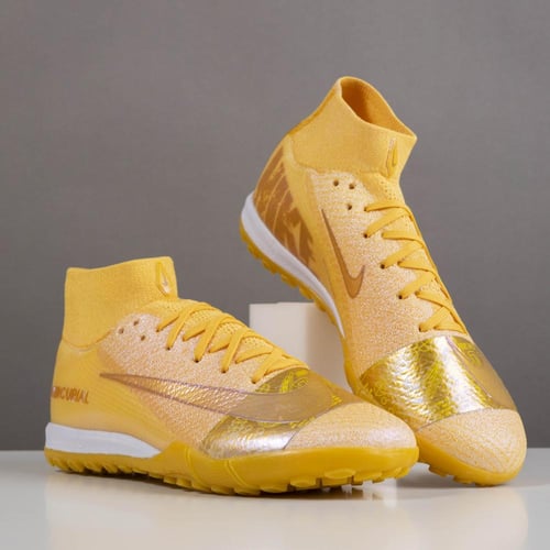 جزمة كرة قدم Nike