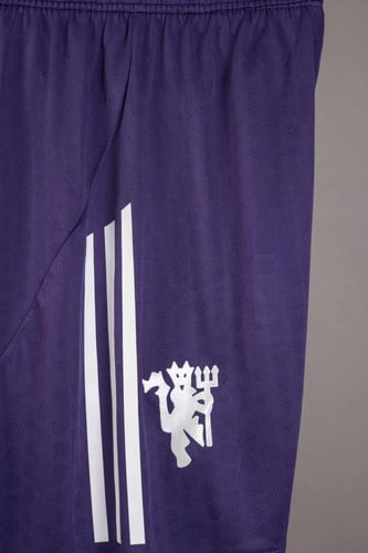 طقم مانشستر يونايتد الاحتياطي كم طويل 2026/2025