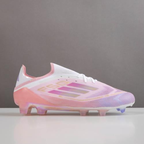 جزمة كرة قدم Adidas