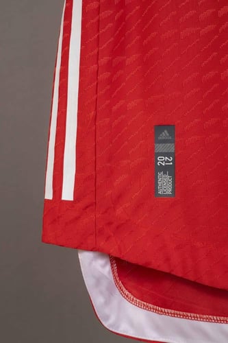 طقم بايرن ميونخ الاساسي 2020