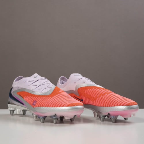 جزمة كرة قدم Nike