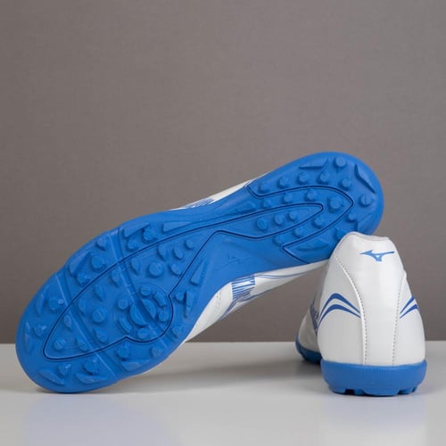 جزمة كرة قدم Mizuno