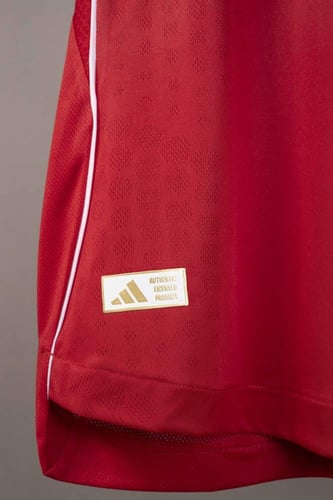 قميص ليفربول الاساسي 2025/2026