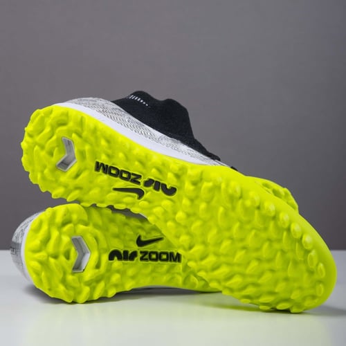 جزمة كرة قدم Nike