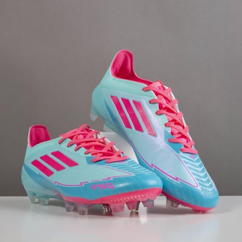 جزمة كرة قدم adidas