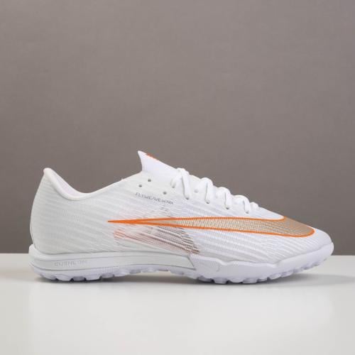 جزمة كرة قدم Nike