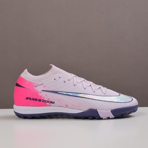جزمة كرة قدم Nike