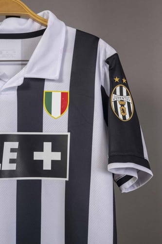 طقم اليوفي كلاسيكي