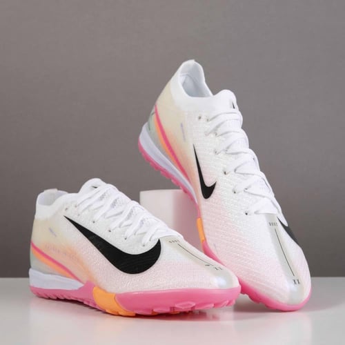 جزمة كرة قدم Nike