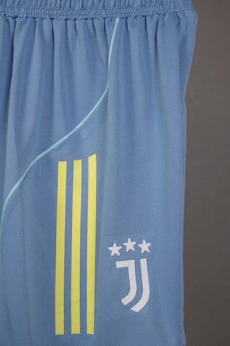 طقم يوفينتوس الاحتياطي 2026/2025